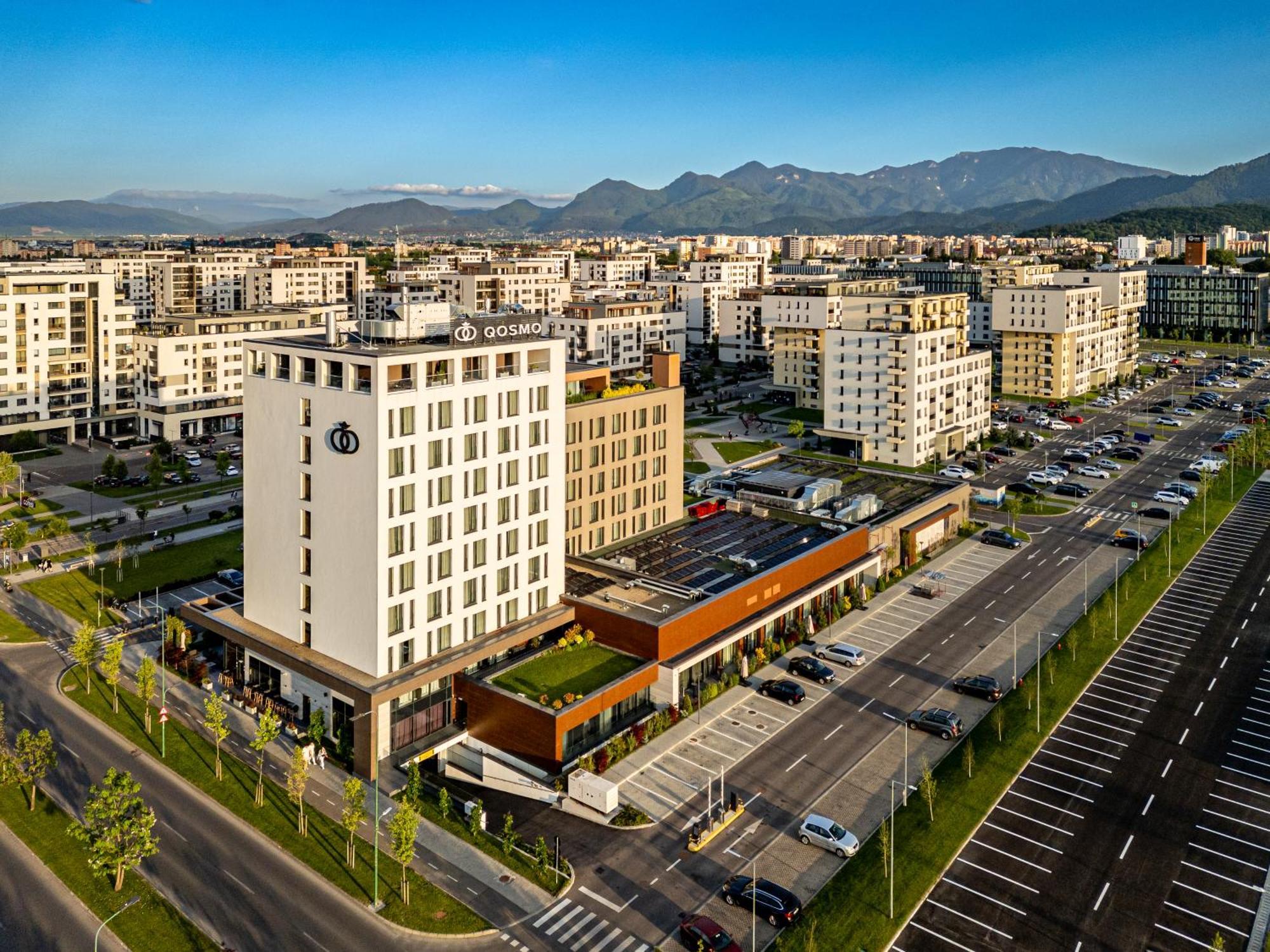 Qosmo Brasov Hotel Braşov Exterior foto